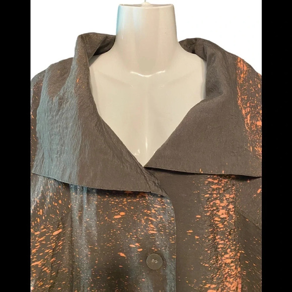 Redwood Court Silk Blend Button Down Top - Picture 9 of 11